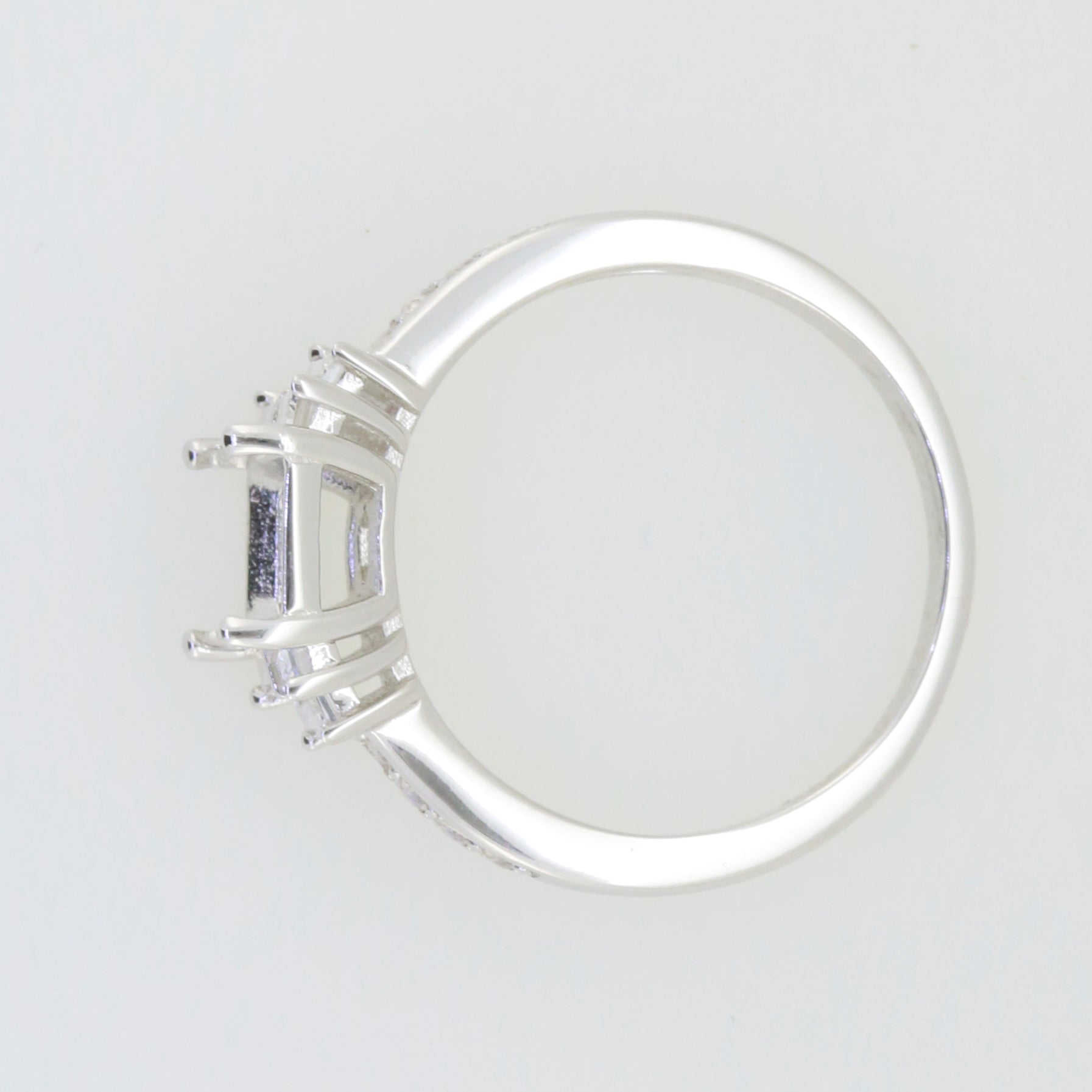Halbmontierter Ring aus Sterlingsilber mit Smaragd-Okt., 8 x 6 mm, Beutel mit 3 x 1,5 mm weißem Topas 